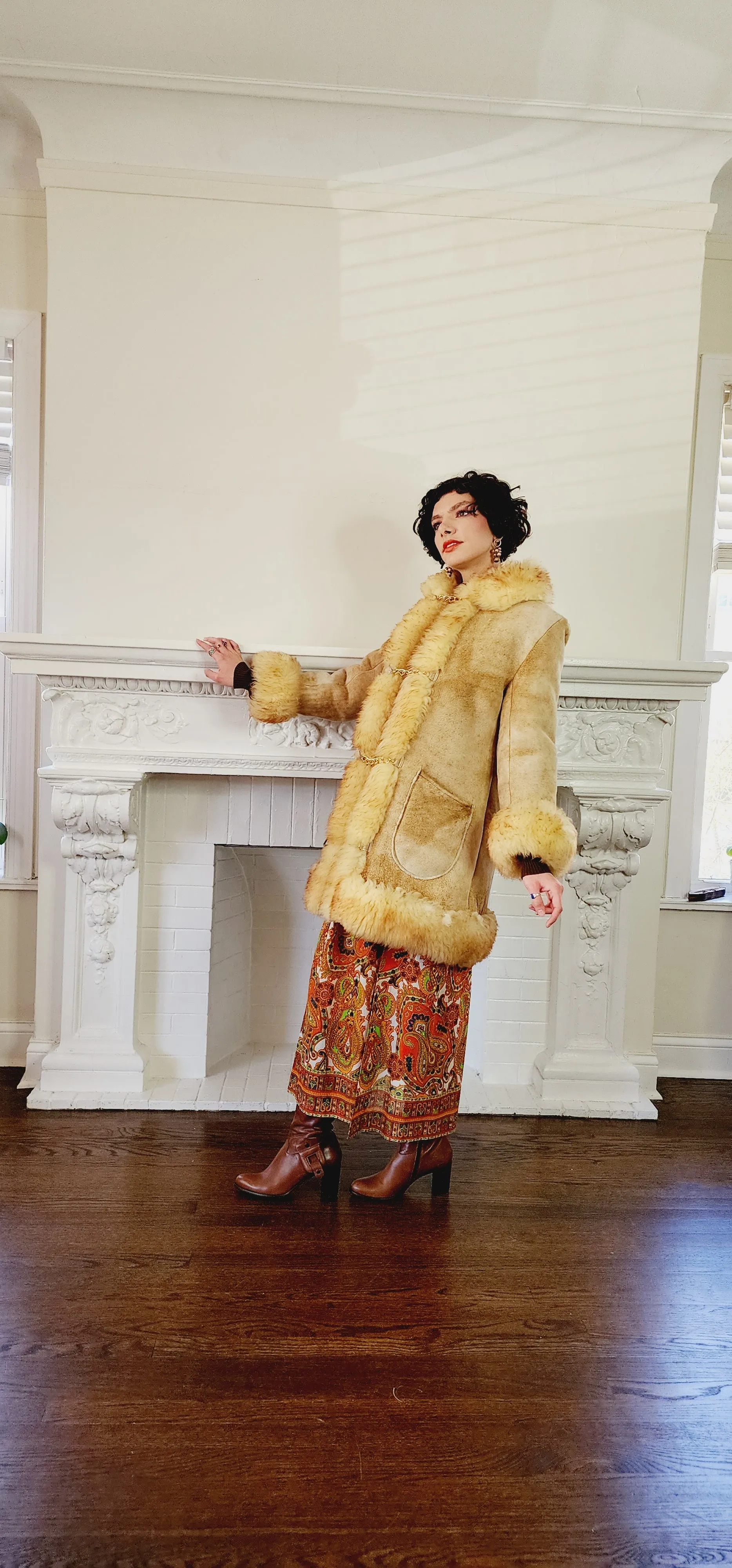 70s 60s Afghan Coat in Beige Suede & Shearling, Gold Chain Closure Medium