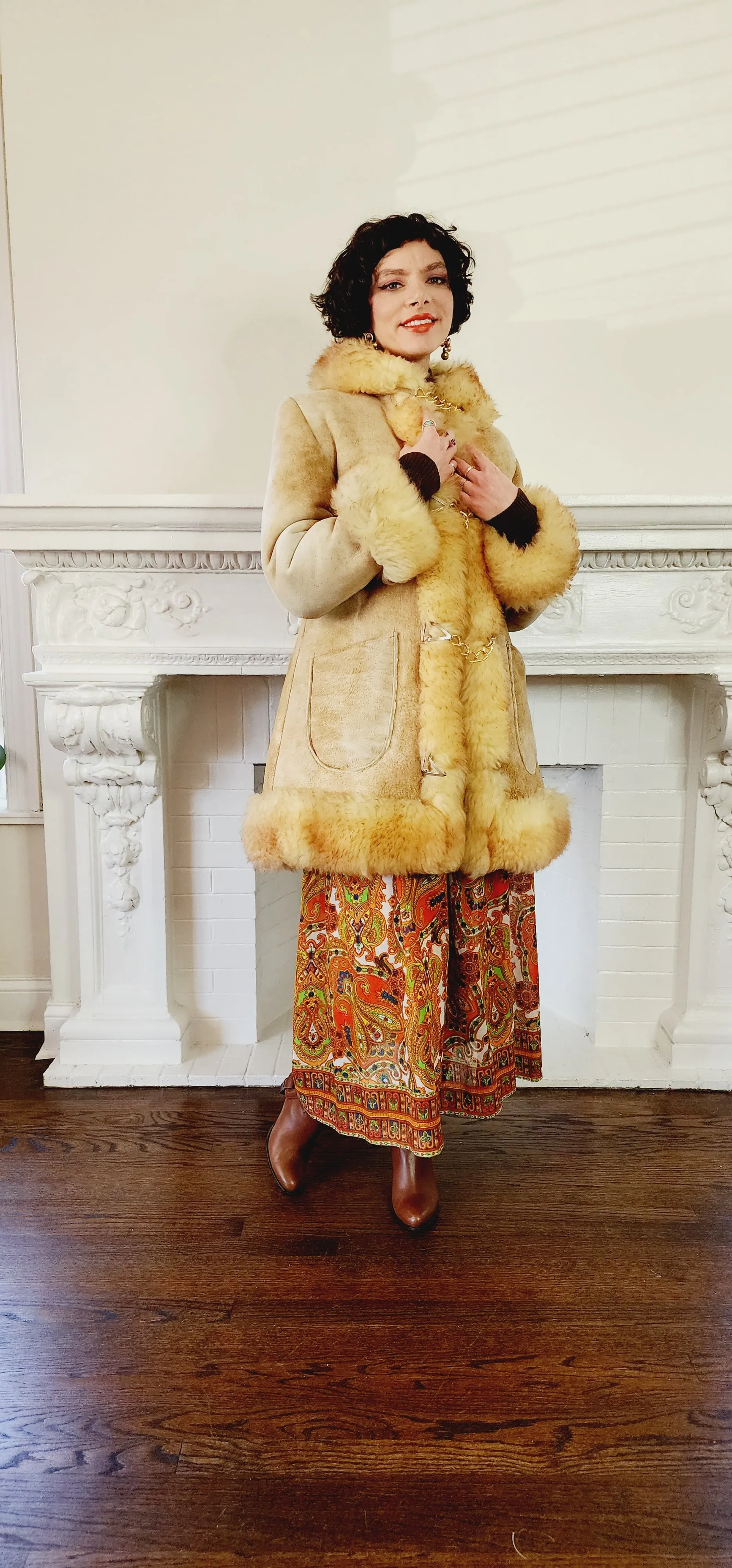 70s 60s Afghan Coat in Beige Suede & Shearling, Gold Chain Closure Medium