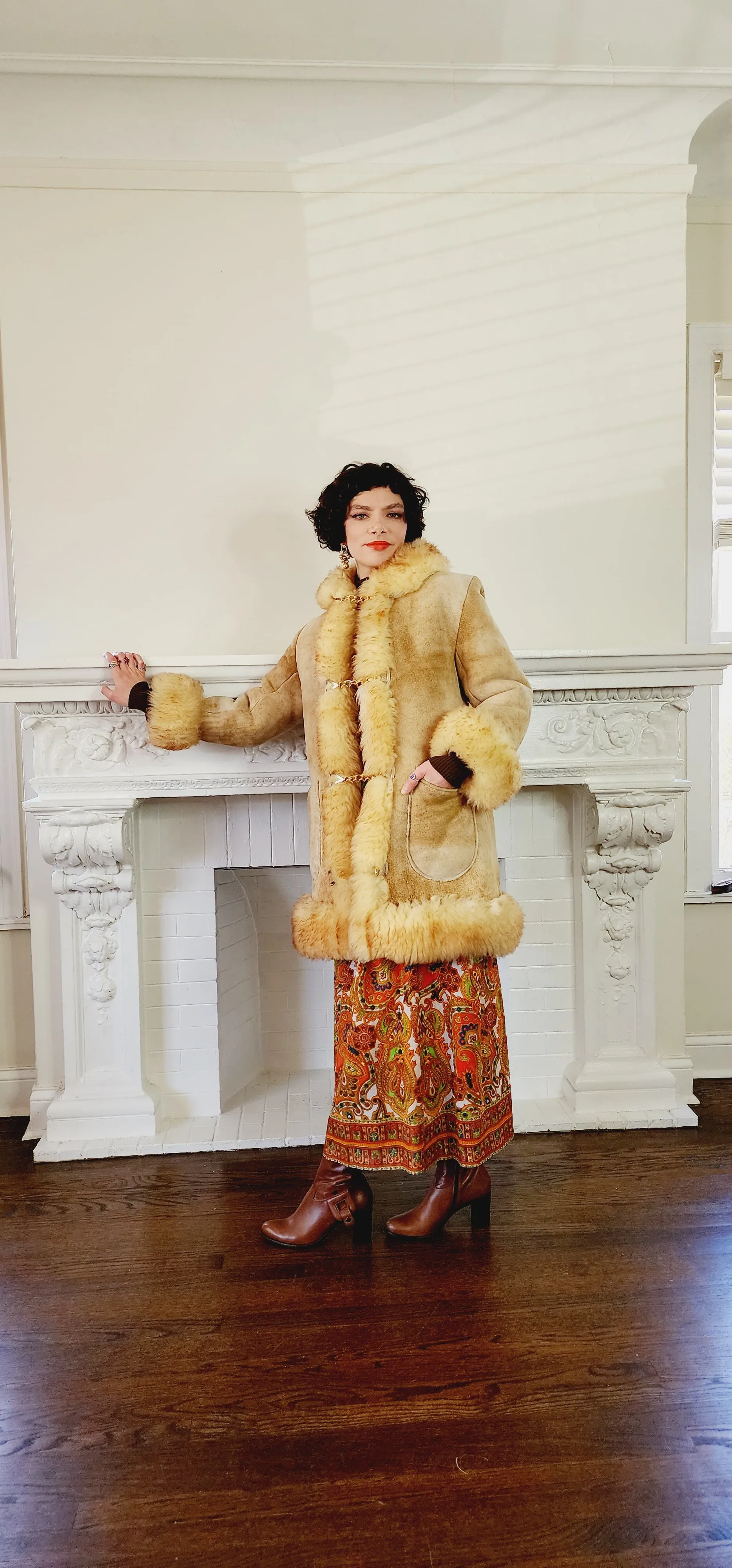 70s 60s Afghan Coat in Beige Suede & Shearling, Gold Chain Closure Medium