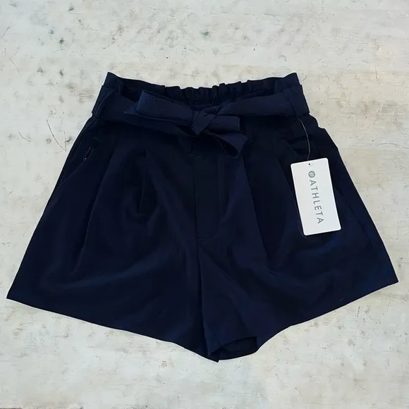 Athleta Navy SKYLINE SHORT II NWT | size 2