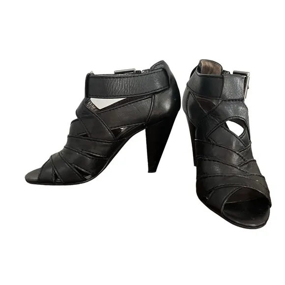 BLACK COACH Harah size 6.5 good to great condition