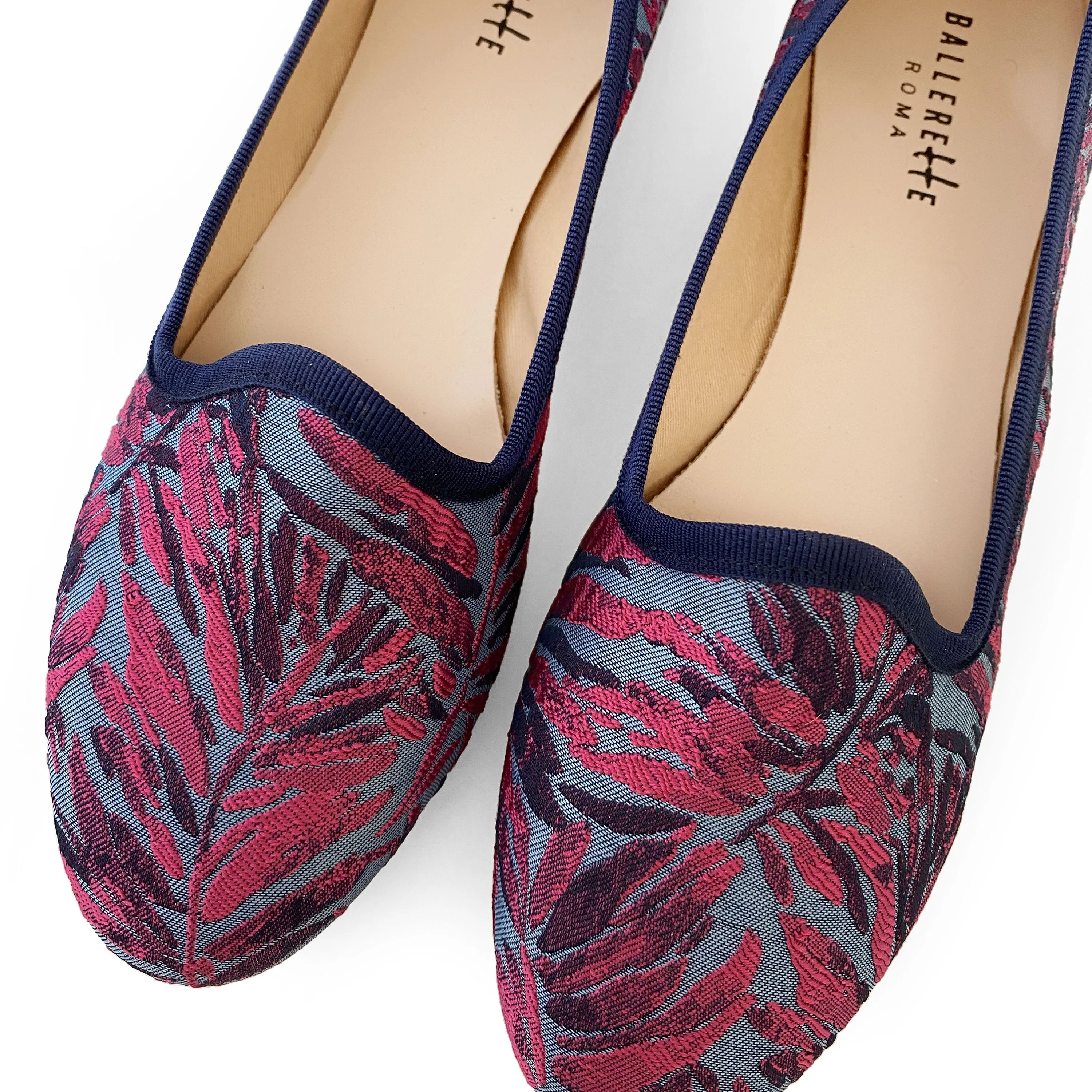 Blue and fuchsia jacquard loafers with tropical print