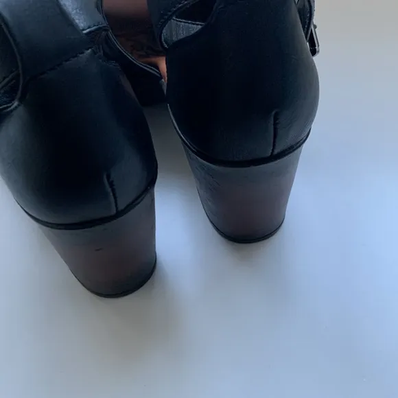 B.O.C. Galliana Black Sandals with Faux Wooden Heel