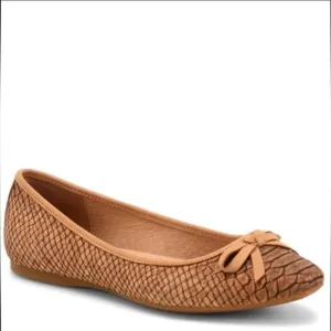 BORN Snake Embossed Carri Flat Brown in Cork and Leather 7 NWOB