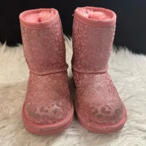 Classic II Glitter Leopard Boot