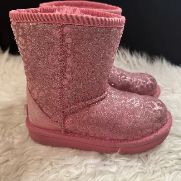 Classic II Glitter Leopard Boot