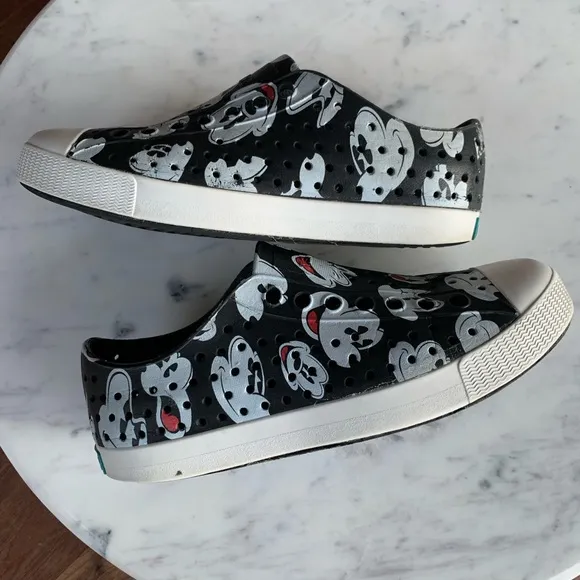 Disney Native Shoes Jefferson Mickey Mouse All-Over Print  Men's 3, Women's 5