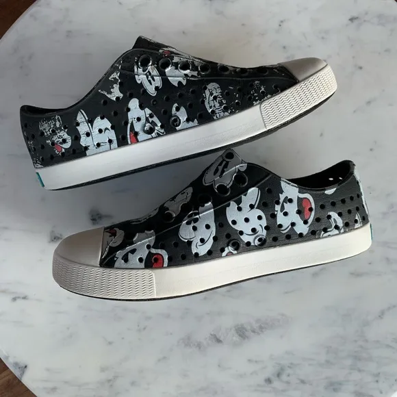 Disney Native Shoes Jefferson Mickey Mouse All-Over Print  Men's 3, Women's 5