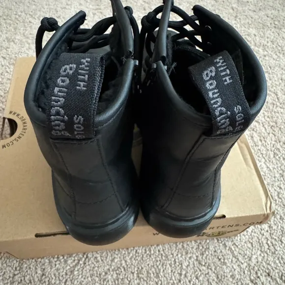 Dr. Martens 1460 Serena Mono fleece lined