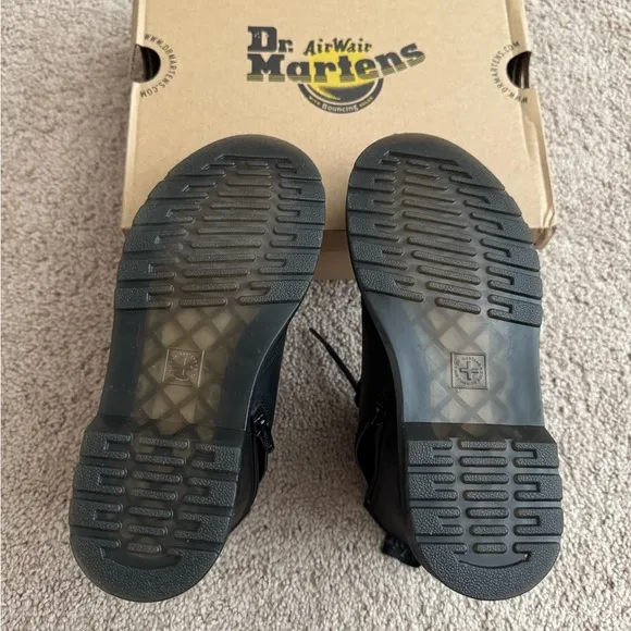 Dr. Martens 1460 Serena Mono fleece lined