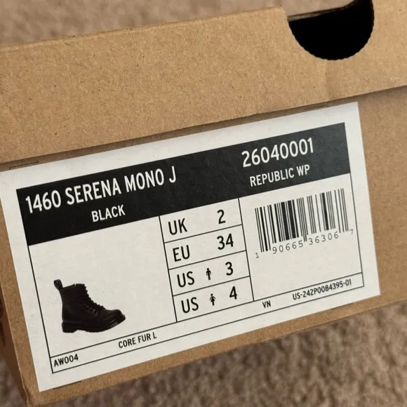 Dr. Martens 1460 Serena Mono fleece lined