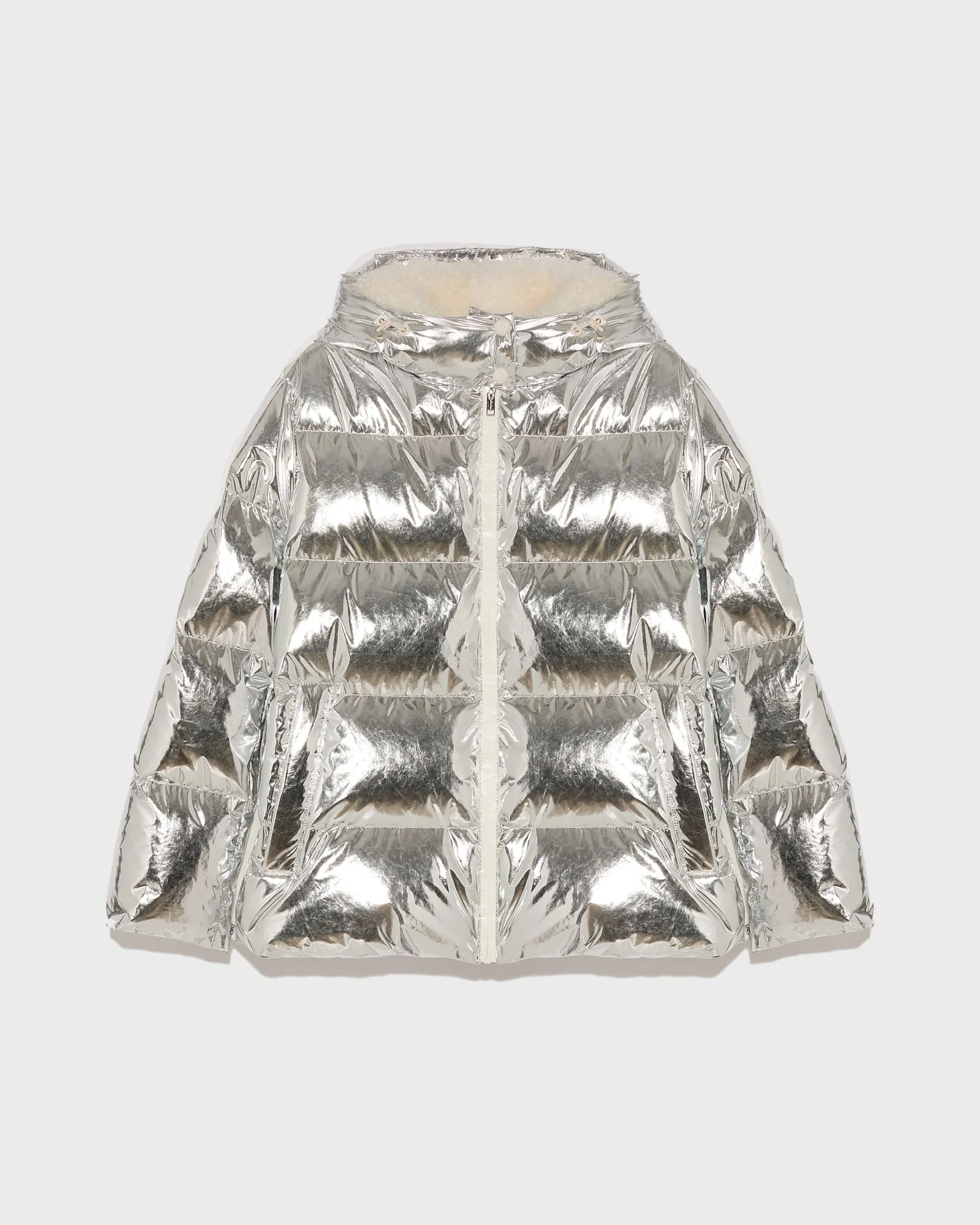 Hooded down jacket in shiny laminated nylon after ski