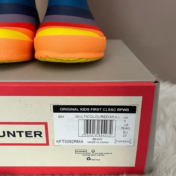 {{Hunter} Classic Waterproof Rain Boot in Rainbow Stripe - Toddler 7B / 8G - NWT