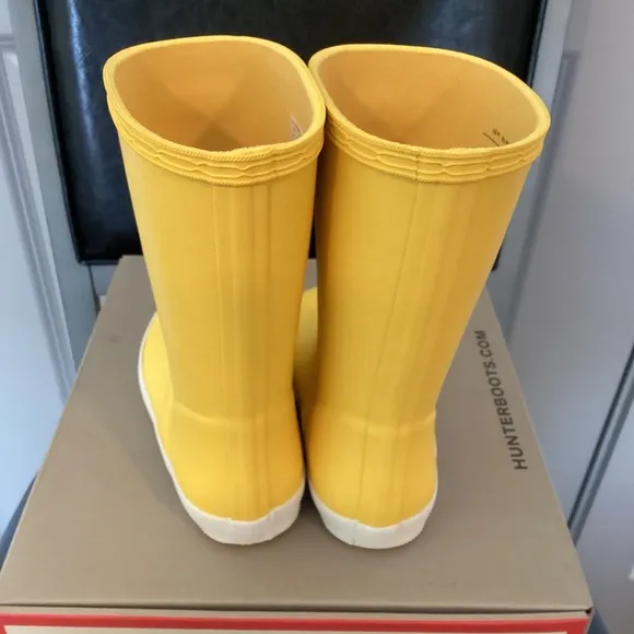 Hunter Kids' First Classic Rain Boot (Little Kid), size 13