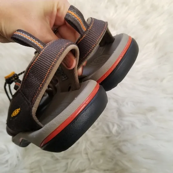 Keen Kanyon Hiking Waterproof Sandals 9.5