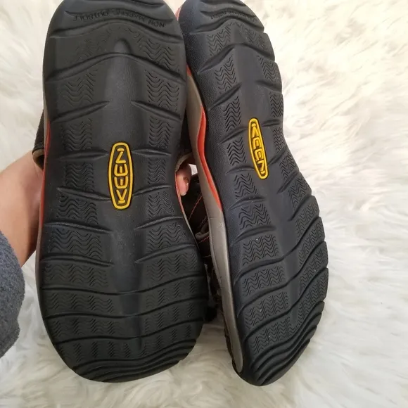 Keen Kanyon Hiking Waterproof Sandals 9.5