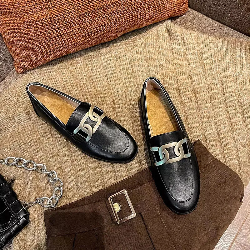 Loafers with chains for women