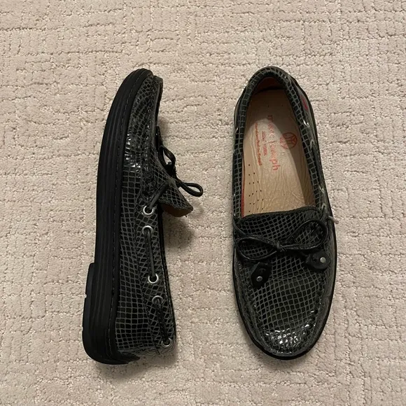 Marc Joseph New York Cypress Hill Kids unisex Leather Loafer in Black Snake sz 1