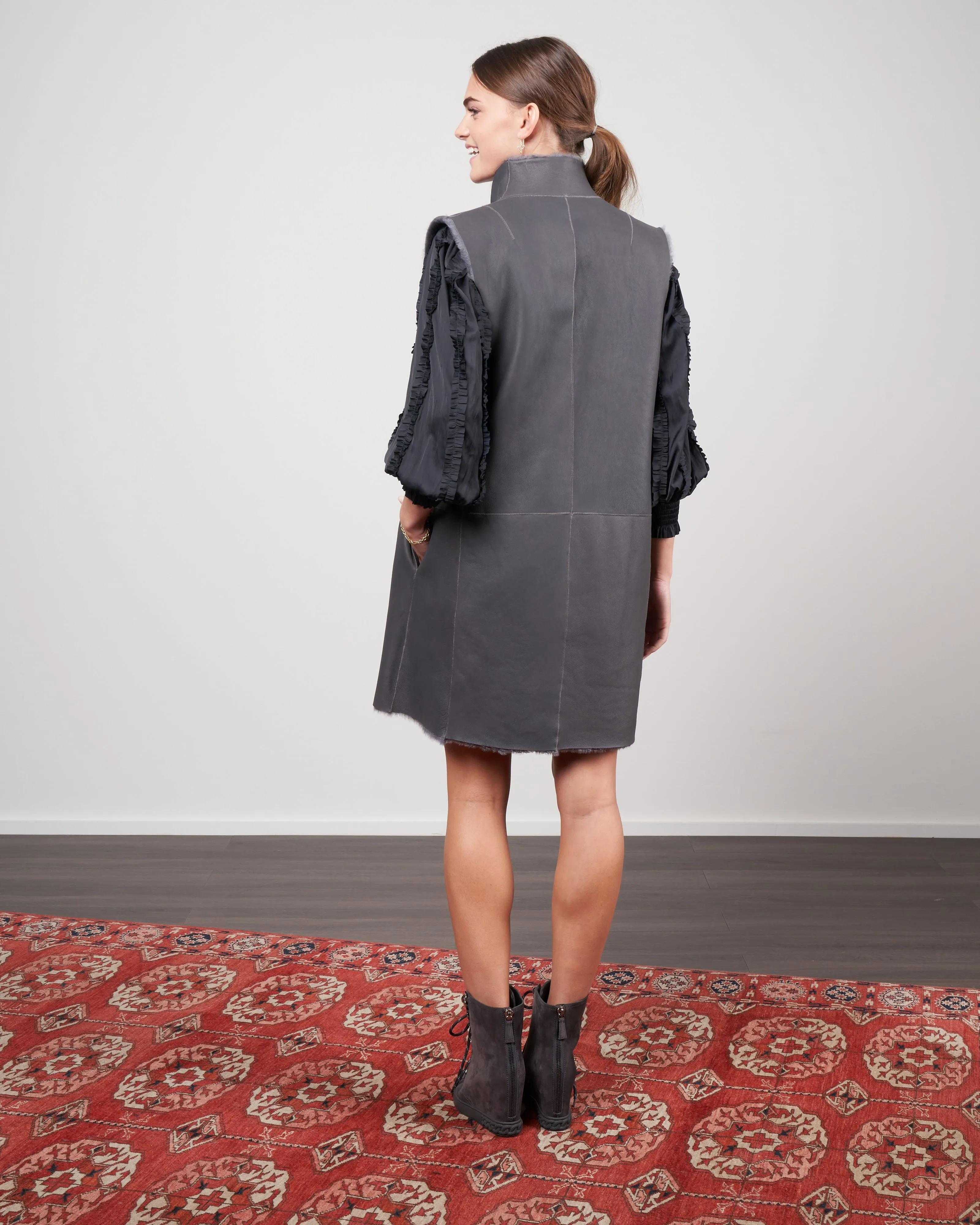 merinillo stand collar shearling gilet - grey