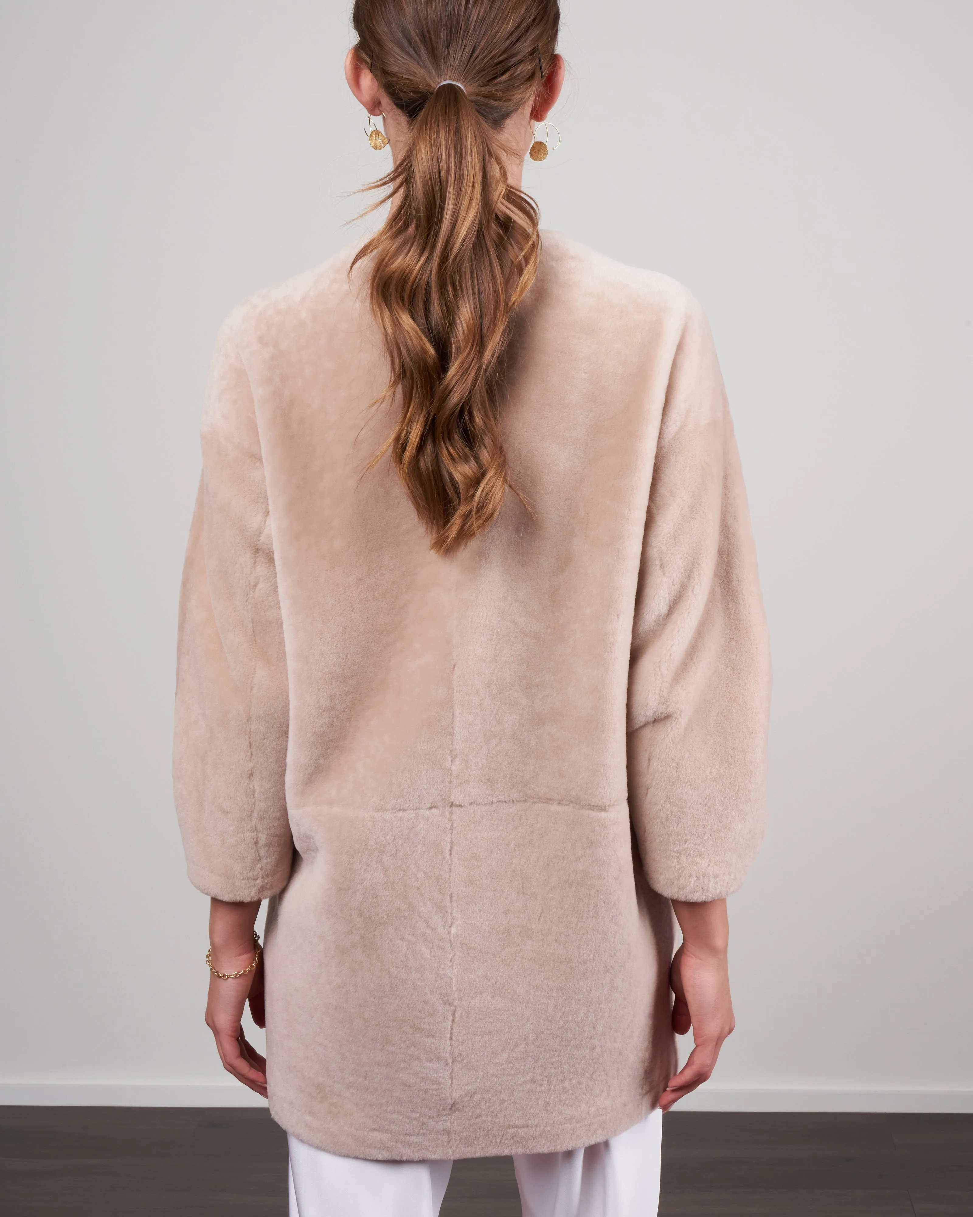 merino v-neck short shearling cardigan - beige