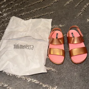 MINI MELISSA SANDALS PINK &amp; GOLD. USA 11. EUR 28/29
