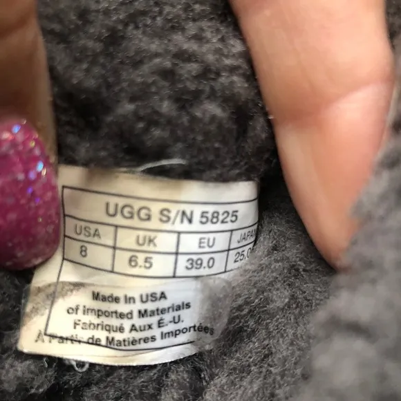 MOVING SALE UGG Sz 8 Shearling Lined Short Boot