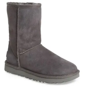 MOVING SALE UGG Sz 8 Shearling Lined Short Boot