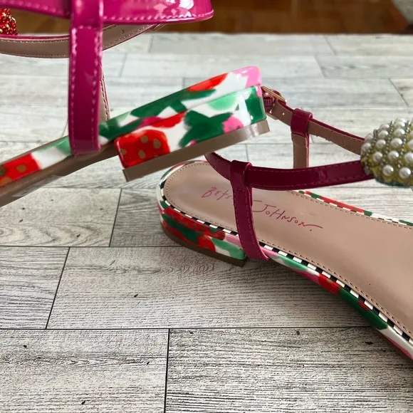 NIB Betsey Johnson Fruit Sandals