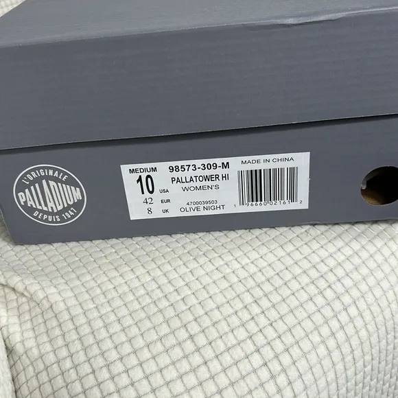 Palladium Pallatower HiTop, Olive Night, Womens Size 6.5, &amp; 10, NWT in Box