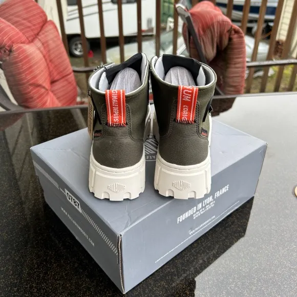 Palladium Pallatower HiTop, Olive Night, Womens Size 6.5, &amp; 10, NWT in Box