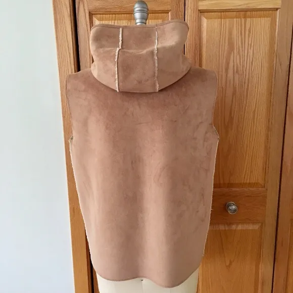 Ralph Lauren™ Faux shearling 🐑hooded vest