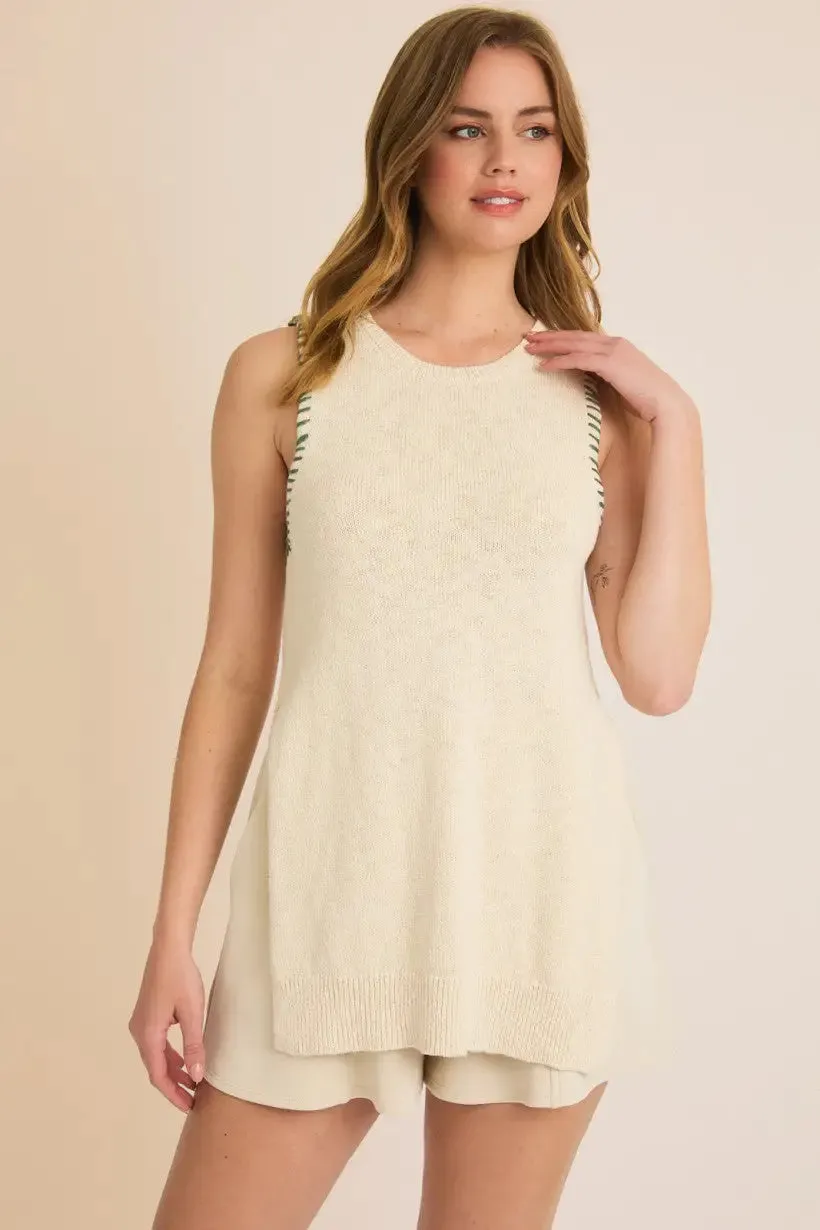ROUND NECK SLEEVELESS SIDE OPEN STITCH DETAIL KNIT TOP