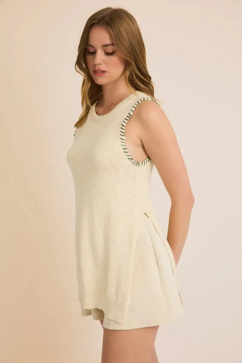 ROUND NECK SLEEVELESS SIDE OPEN STITCH DETAIL KNIT TOP