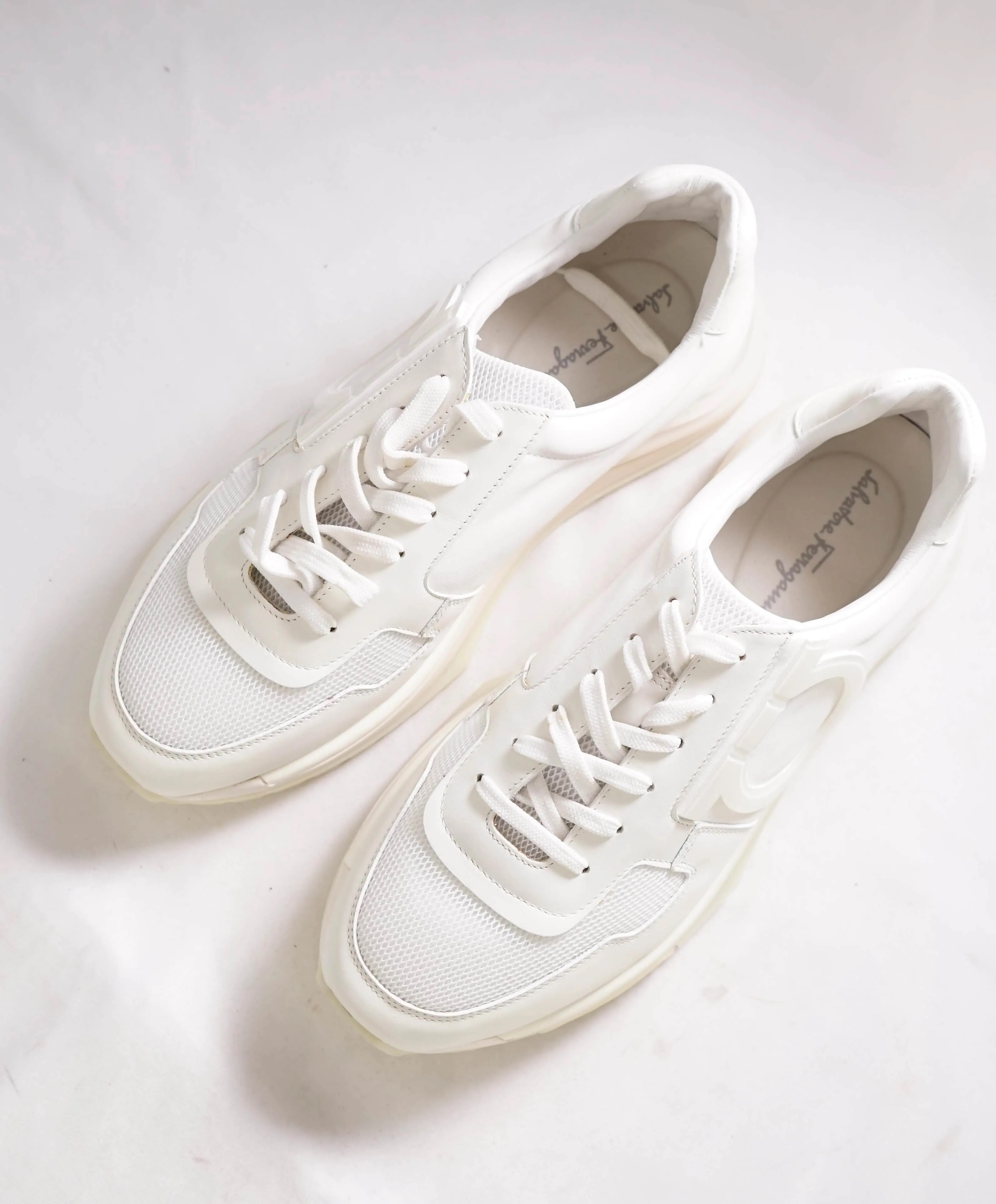 SALVATORE FERRAGAMO - BROOKLYN *GANCINI* White Sneaker - 9 M US