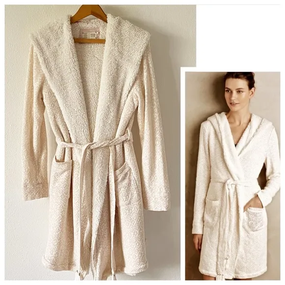 Saturday/Sunday Anthropologie Himalayan Soft Shearling Cozy Hooded Robe