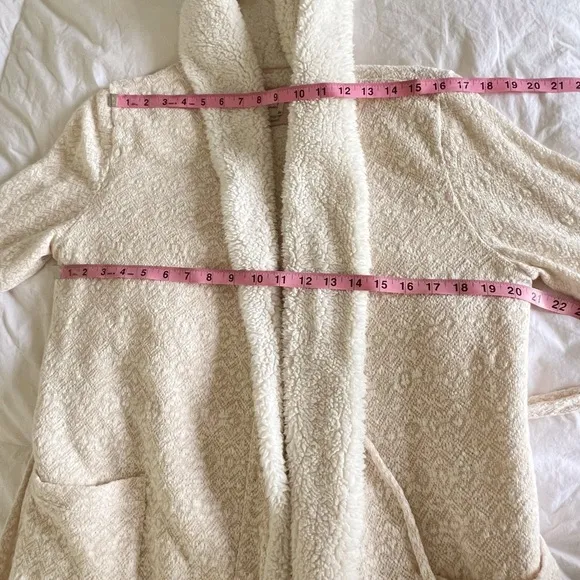 Saturday/Sunday Anthropologie Himalayan Soft Shearling Cozy Hooded Robe