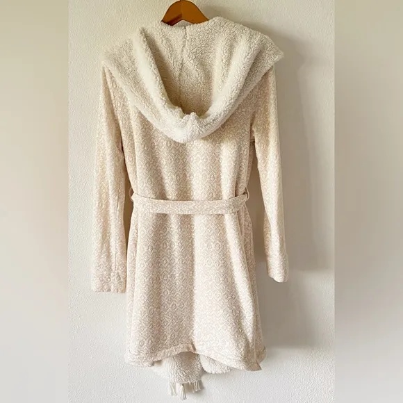 Saturday/Sunday Anthropologie Himalayan Soft Shearling Cozy Hooded Robe