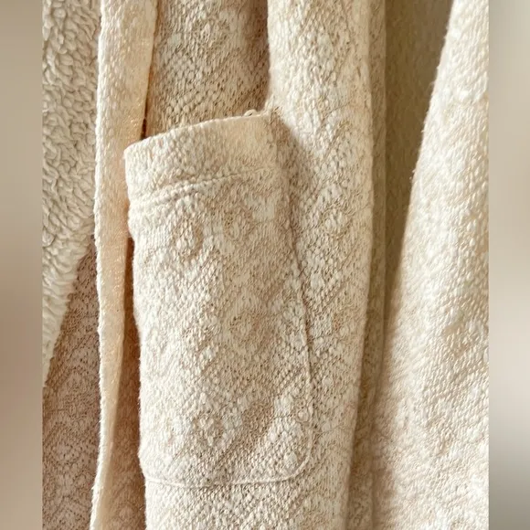 Saturday/Sunday Anthropologie Himalayan Soft Shearling Cozy Hooded Robe