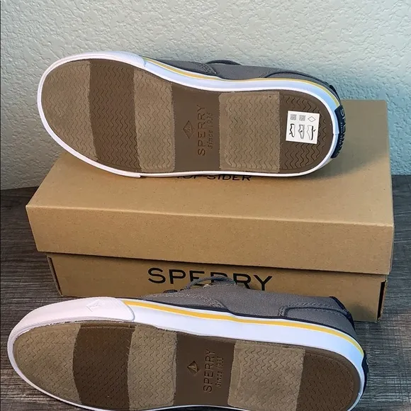 Sperry Boys SP- Striper II Sneakers Size 1 M