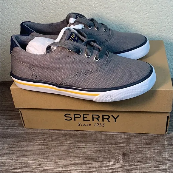 Sperry Boys SP- Striper II Sneakers Size 1 M