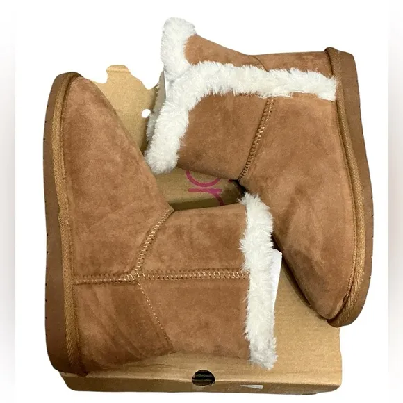 SUGAR Polly Fuzzy Winter Boot 6 Tan $49 Retail NWT