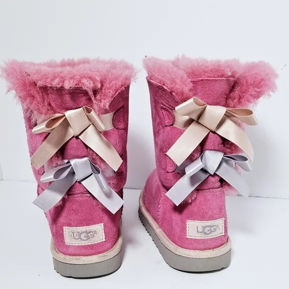 UGG BAILEY BOW II PINK SUEDE SHEEPSKIN WINTER YOUTH 6 BOOTS