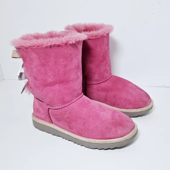 UGG BAILEY BOW II PINK SUEDE SHEEPSKIN WINTER YOUTH 6 BOOTS