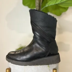 UGG Lorna Geuine Shearling Lined Wedge Boot
