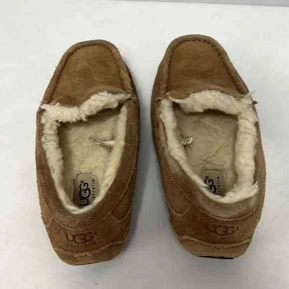 UGG Australia Kids Ascot in Chestnut Genuine Suede, Sheep Wool Slipper Size 2