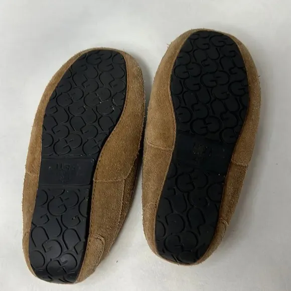 UGG Australia Kids Ascot in Chestnut Genuine Suede, Sheep Wool Slipper Size 2