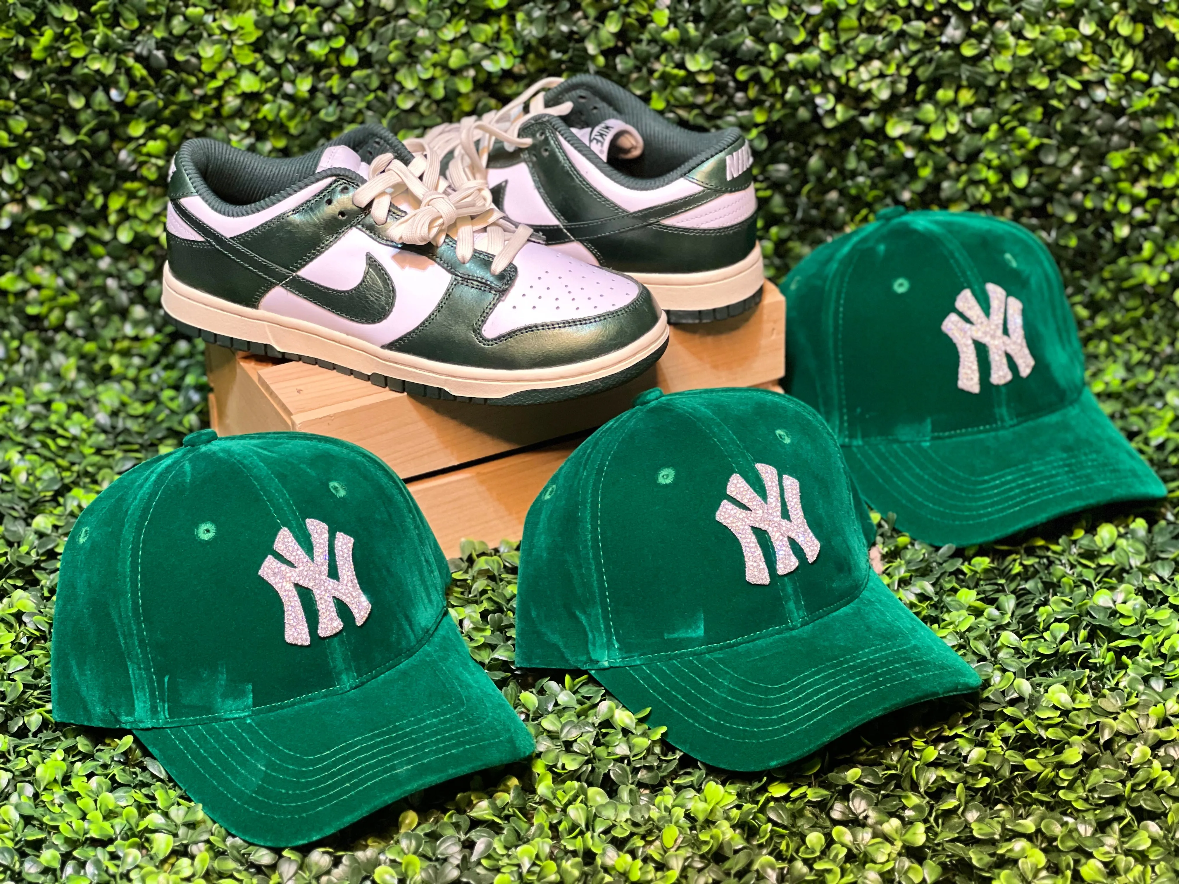 VELVET BLINGED NEW YORK CAP